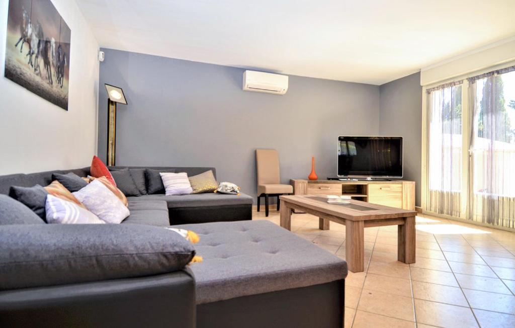 Gite Les Oliviers 10 Pers Piscine Au Calme 4 Etoiles Saint-Laurent-la-Vernede ภายนอก รูปภาพ